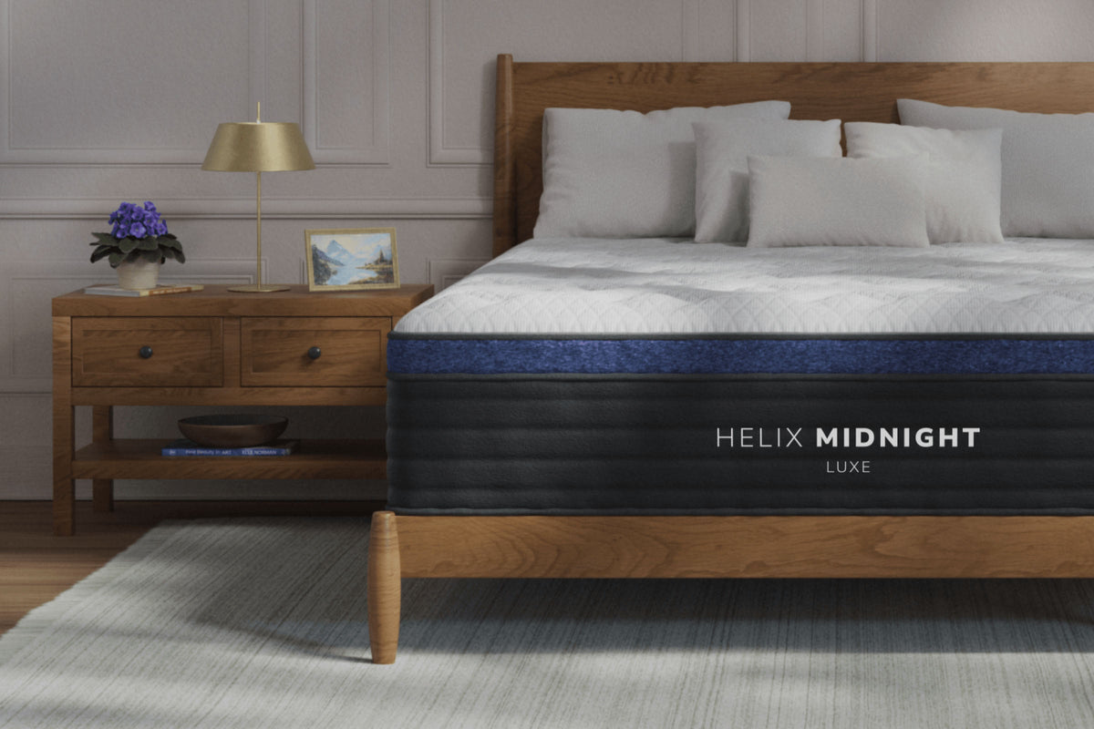 Helix Midnight Luxe mattress with GlacioTex cooling cover - view 4